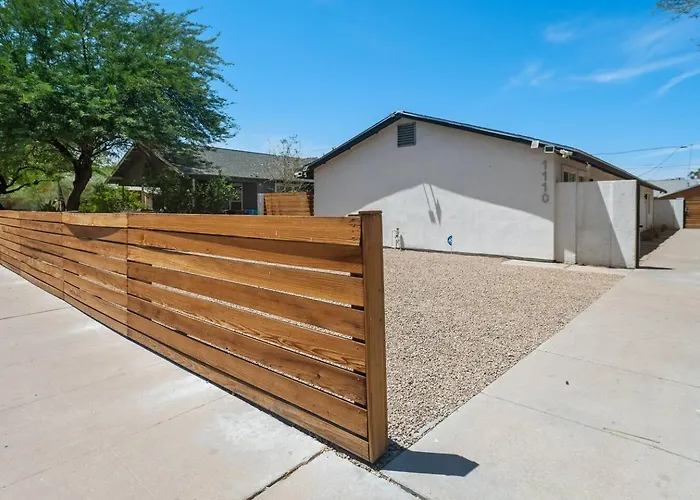 Cholla Retreat In The Heart Of Downtown Apartment