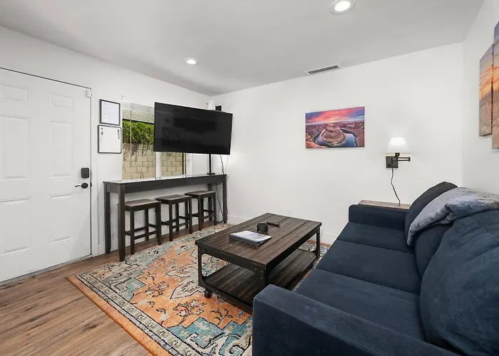 Cholla Retreat In The Heart Of Downtown Apartment