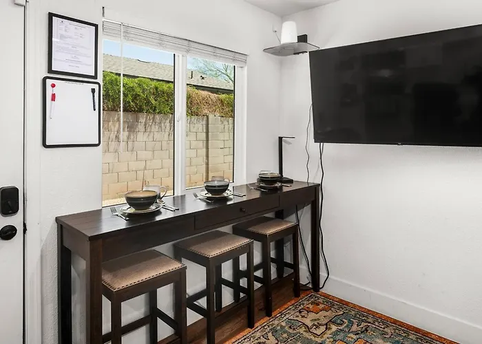 Cholla Retreat In The Heart Of Downtown Apartment