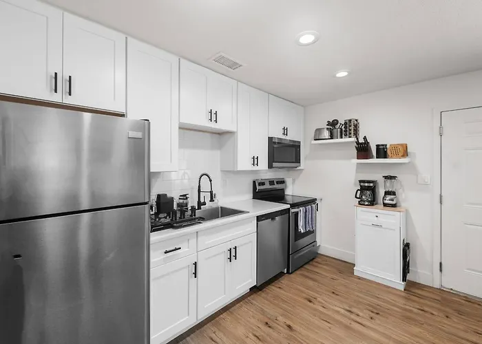Cholla Retreat In The Heart Of Downtown *